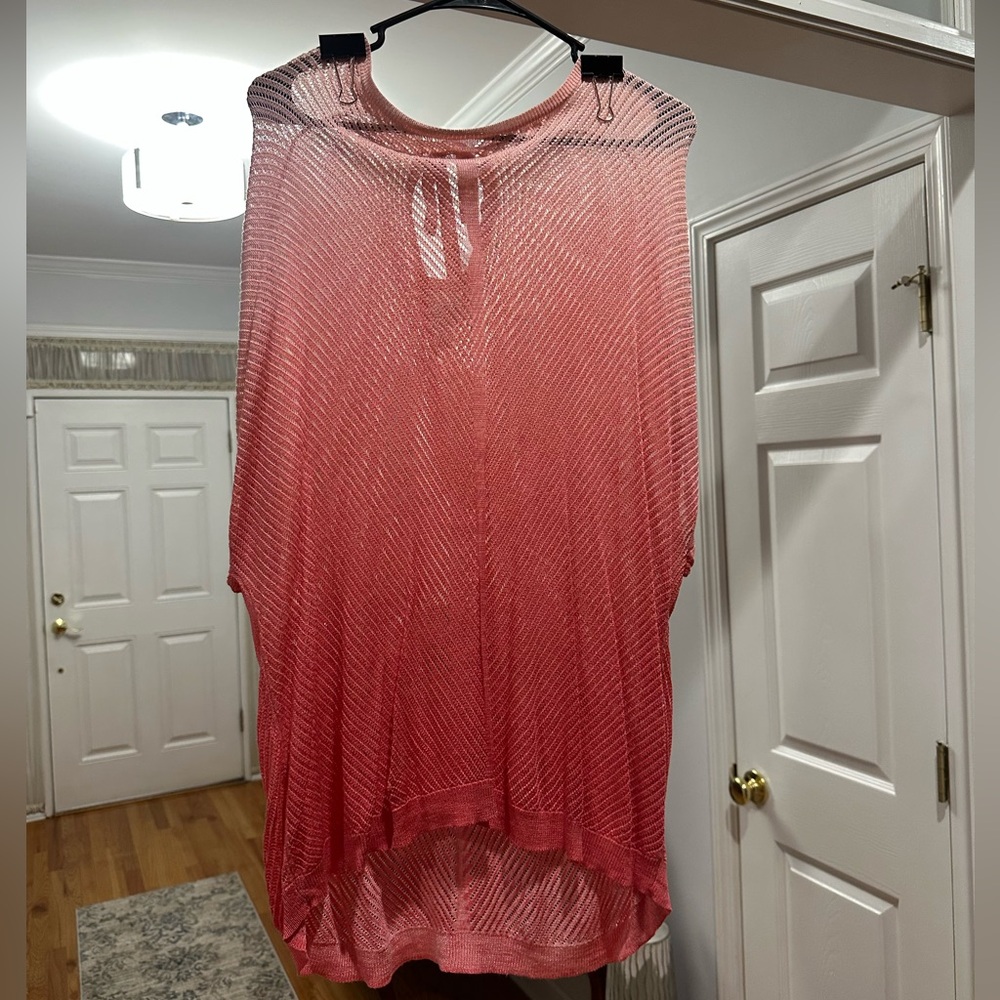 Beautiful Pink Ombre Meash Sleeveless Top 🩷 Size 4! Best Offer Accepted!